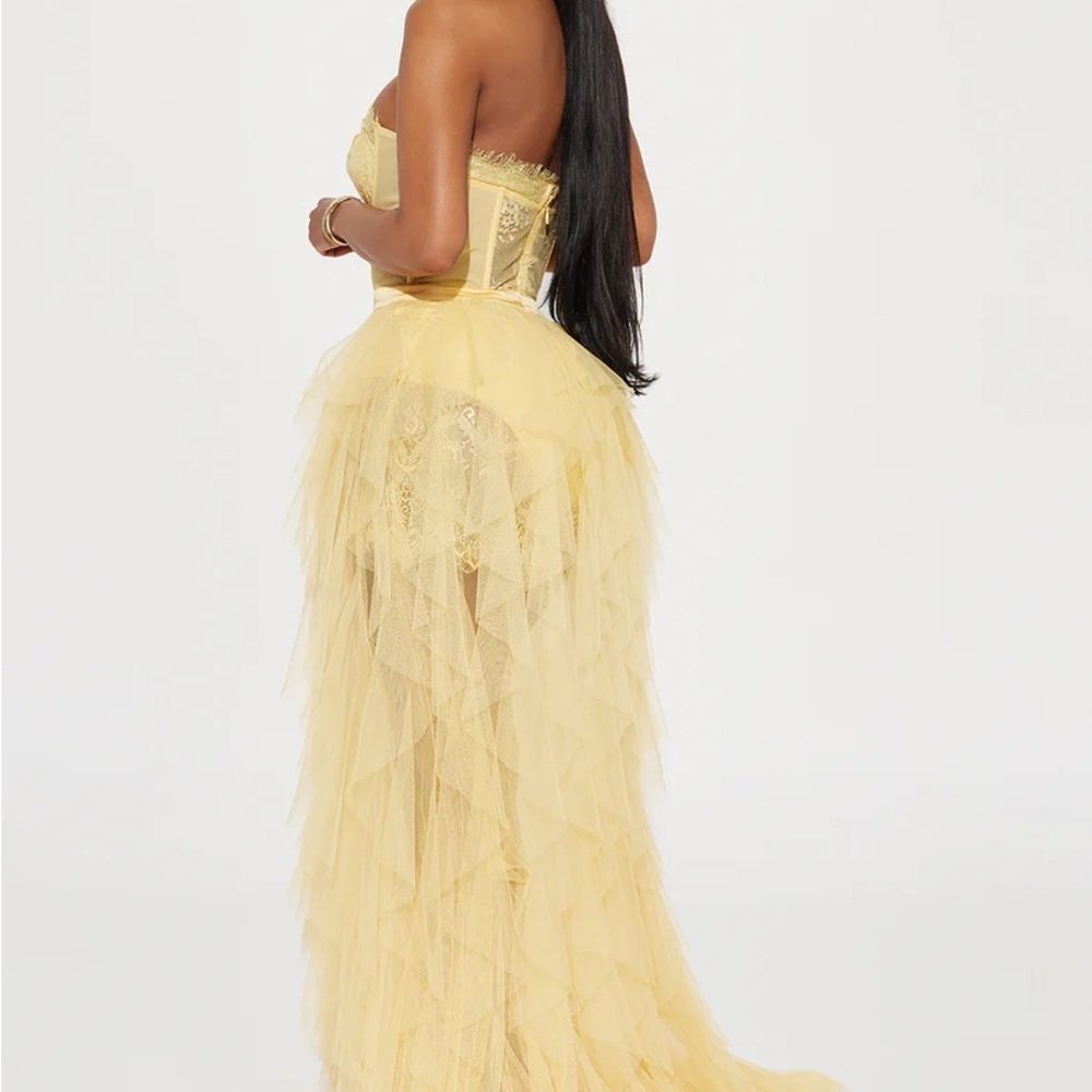 Elegant Yellow Lace Prom / Evening Dress - Picture 3 of 3
